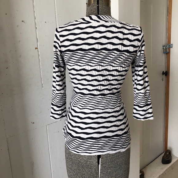 Papillon Blanc Knit Top Black & White Wrap Style - Picture 5 of 8